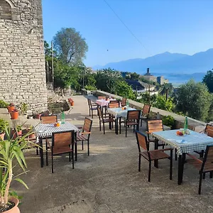 Guri Bed and breakfast Gjirokastër